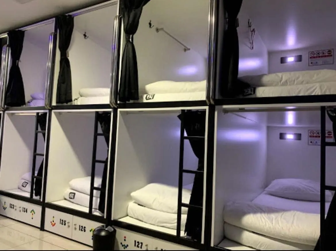 Oyo 91036 J Capsule Hotel @ Jalan Bukit Bintang Kuala Lumpur