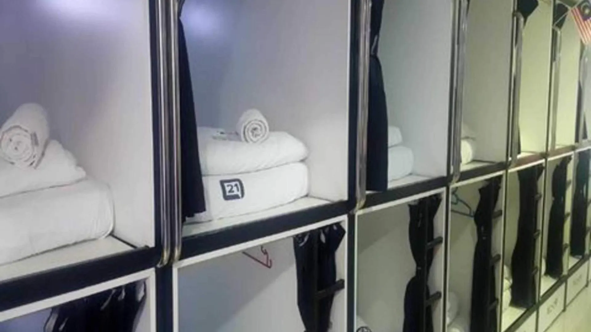 Oyo 91036 J Capsule Hotel @ Jalan Bukit Bintang Kuala Lumpur