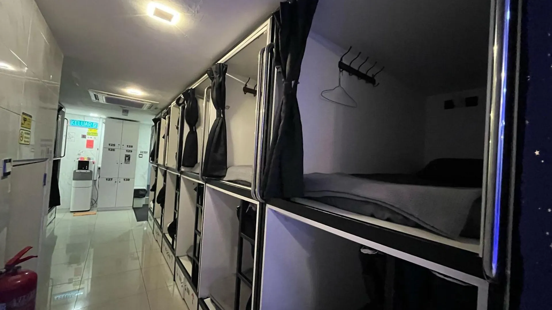 Oyo 91036 J Capsule Hotel @ Jalan Bukit Bintang Kuala Lumpur